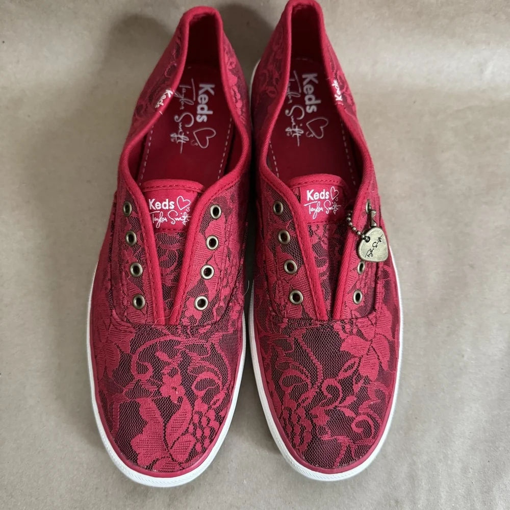 Taylor Swift x Keds Red Lace Slip On Sneakers With Guitar Pick Charm RARE W8.5 - Picture 2 of 9